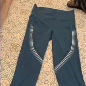 Lululemon size 4 running tight